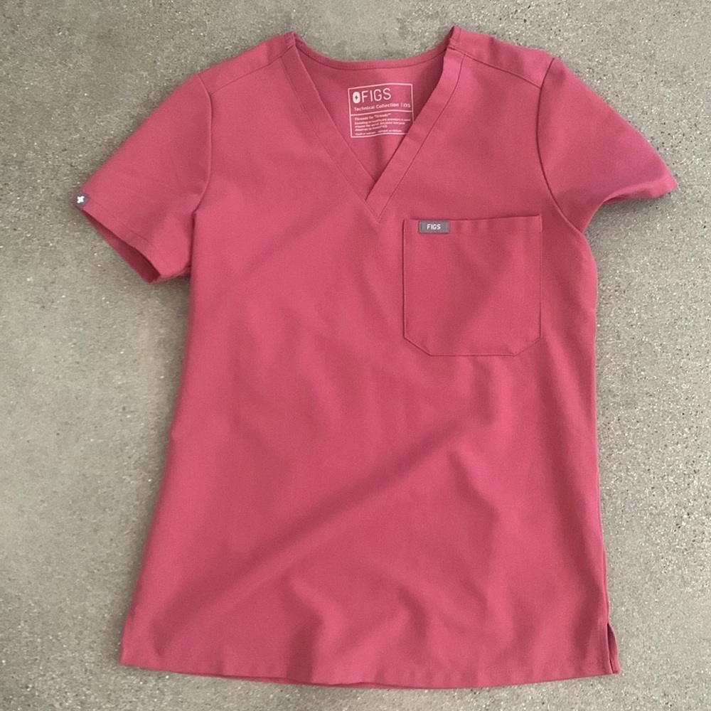 Figs breast cancer pink set